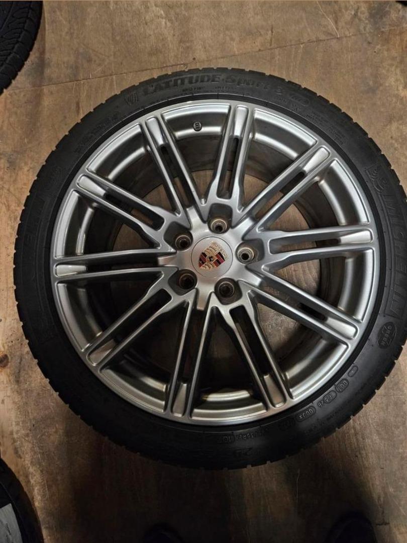 Mooie 21" Porsche Cayenne GTS Zomerset